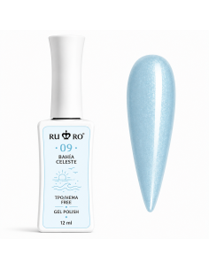 RU RO 09 Bahía Celeste esmalte semipermanente azul cielo perlado con micro shimmer colección Vacaciones de Verano 12 ml
