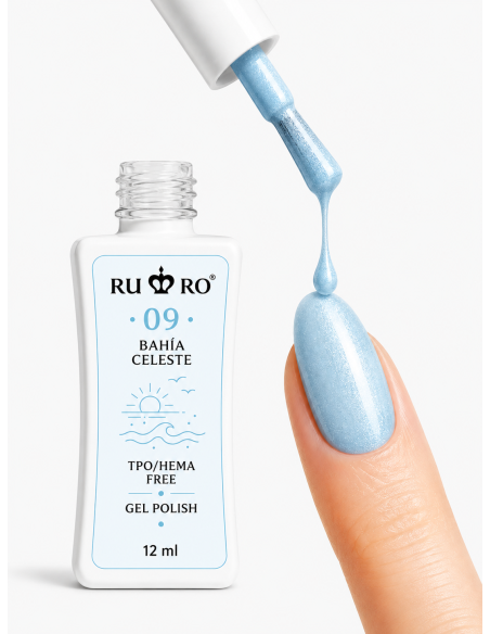 RU-RO 09 BAHÍA CELESTE – Esmalte Semipermanente Azul Cielo Perlado con Micro Shimmer 12 ml.