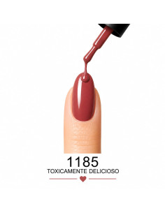 Gel Polish Tóxicamente Delicioso 1185 RU-RO color rojizo tierra 2